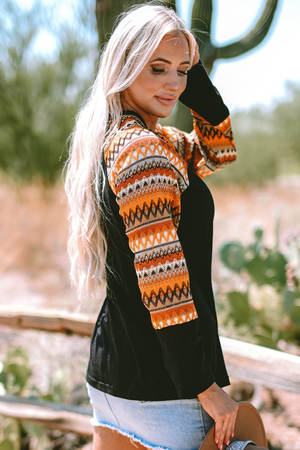 T-shirt a manches longues et patchwork raglan a imprimé géométrique
