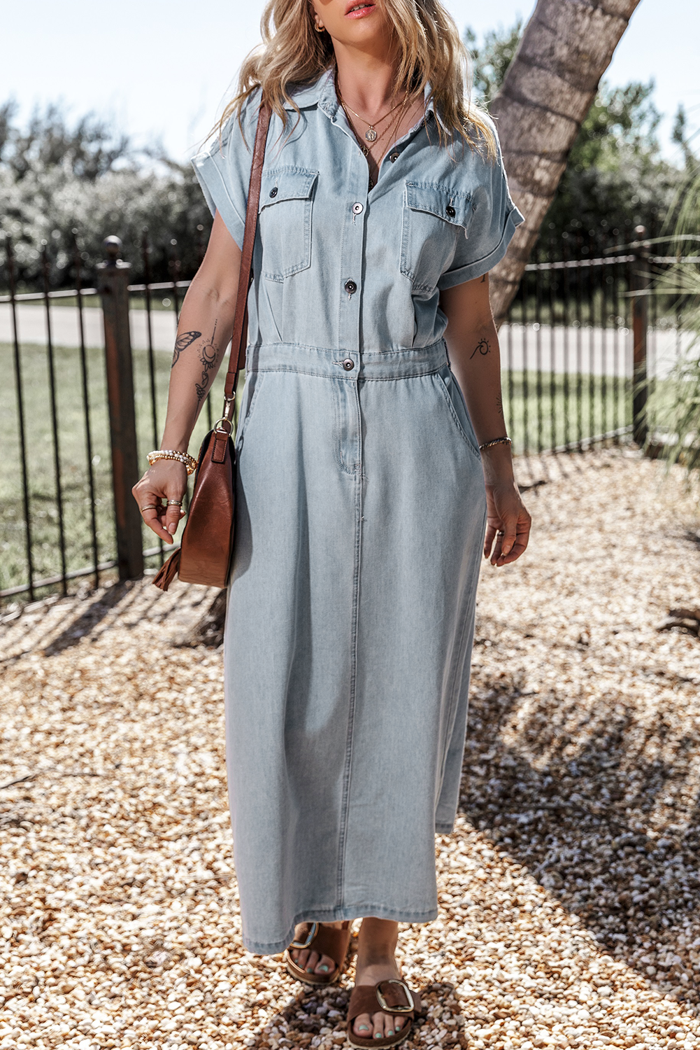 Robe courte en jean à manches chauve-souris et dos fendu