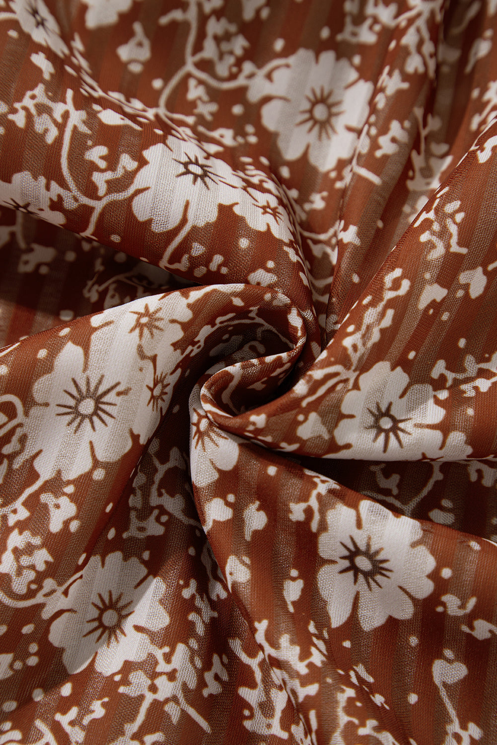 Mini-robe bohème florale à volants et manches bouffantes, col en V