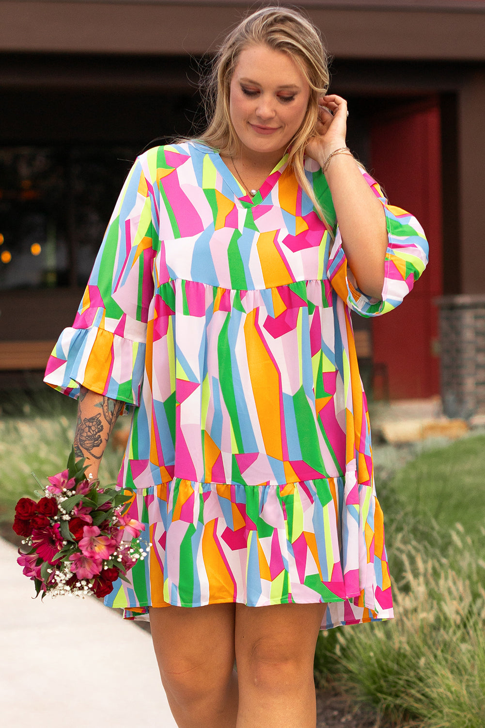 Mini-Robe a Volants Étagés a Imprimé Abstrait Vibrant de Grande Taille