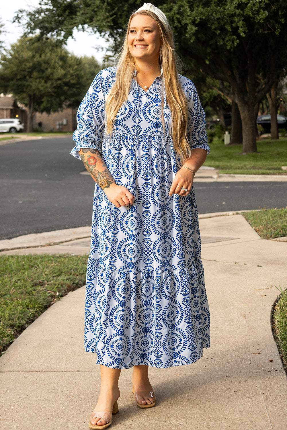 Robe longue a lacets et imprimé géométrique, col cranté, grande taille