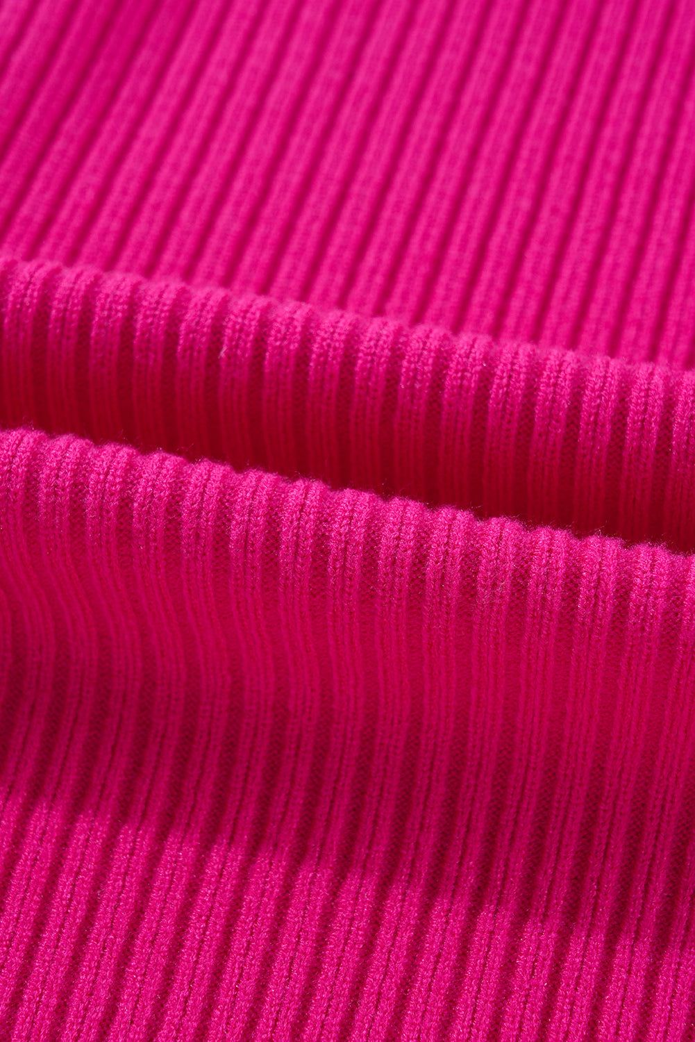 Pull a manches courtes en tricot côtelé avec poche plaquée