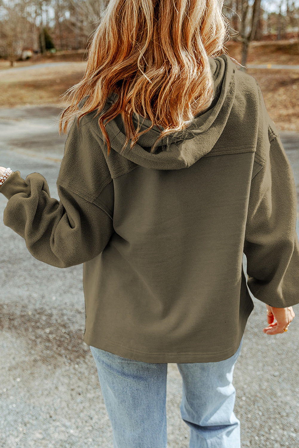 Veste verte zippée a capuche et cordon de serrage avec poche a rabat