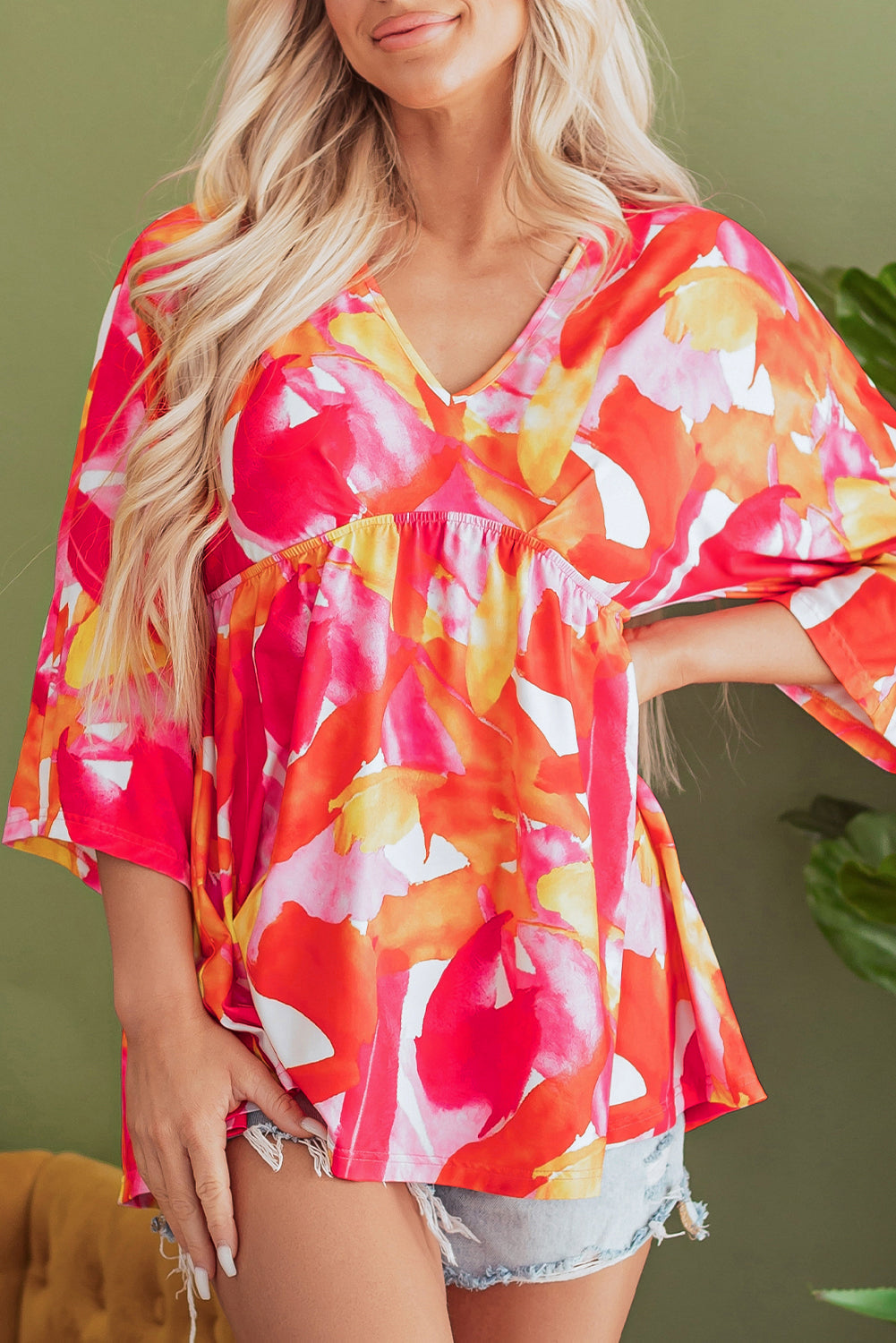 Blouse babydoll a volants et col en V a manches 3/4 et imprimé abstrait