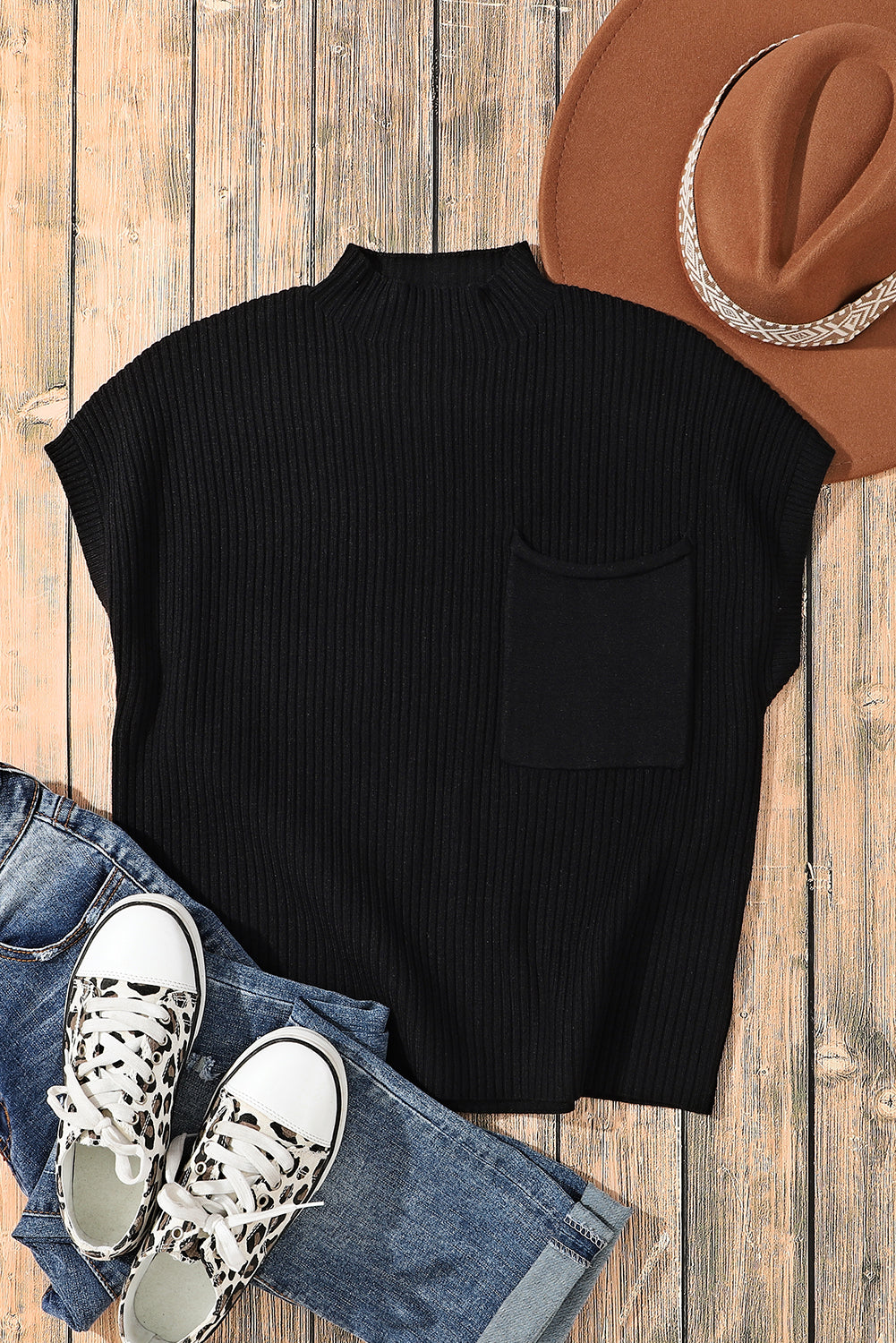 Pull a manches courtes en tricot côtelé avec poche plaquée