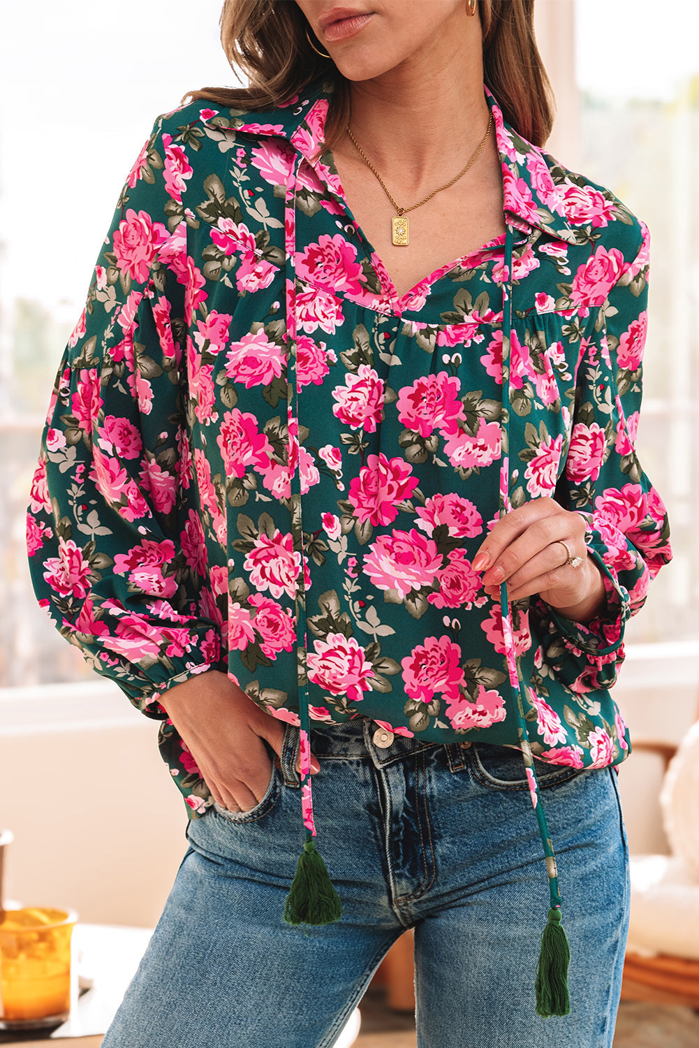 Chemisier à manches bouffantes et col noué à imprimé floral