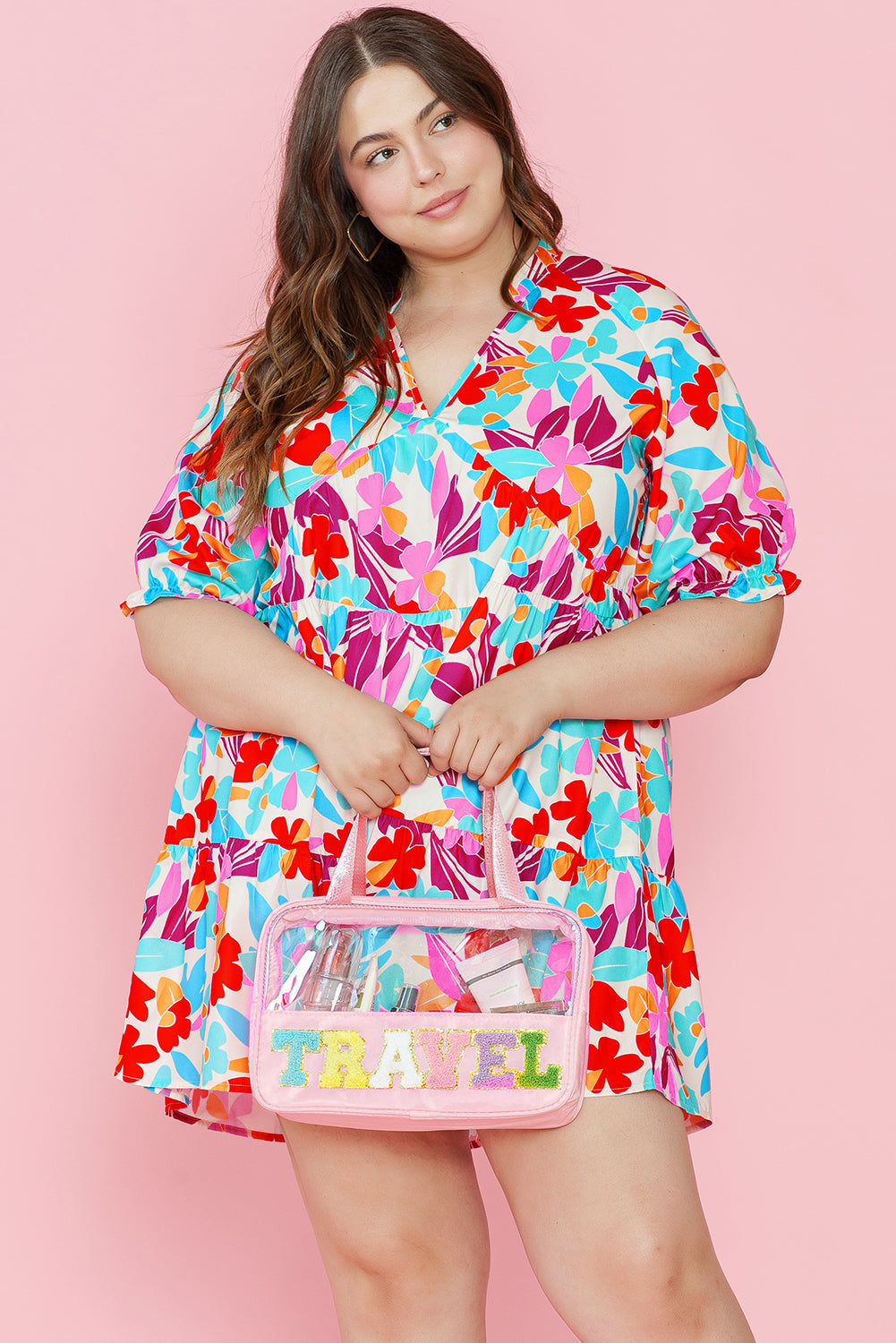 Robe grande taille fleurie à volants et col en V