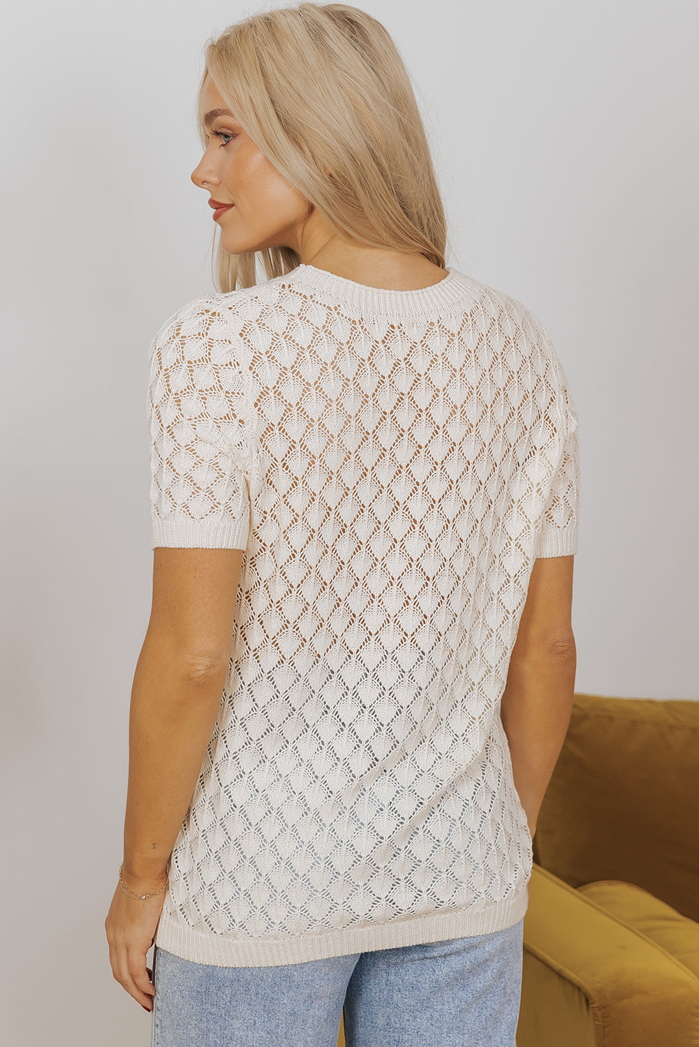 T-shirt pull a manches courtes et col rond en crochet ajouré