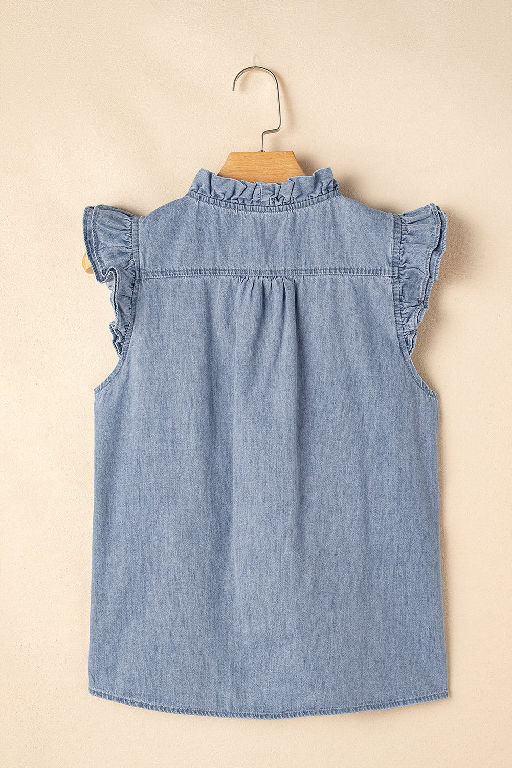 Débardeur en chambray à col en V et bordure à volants