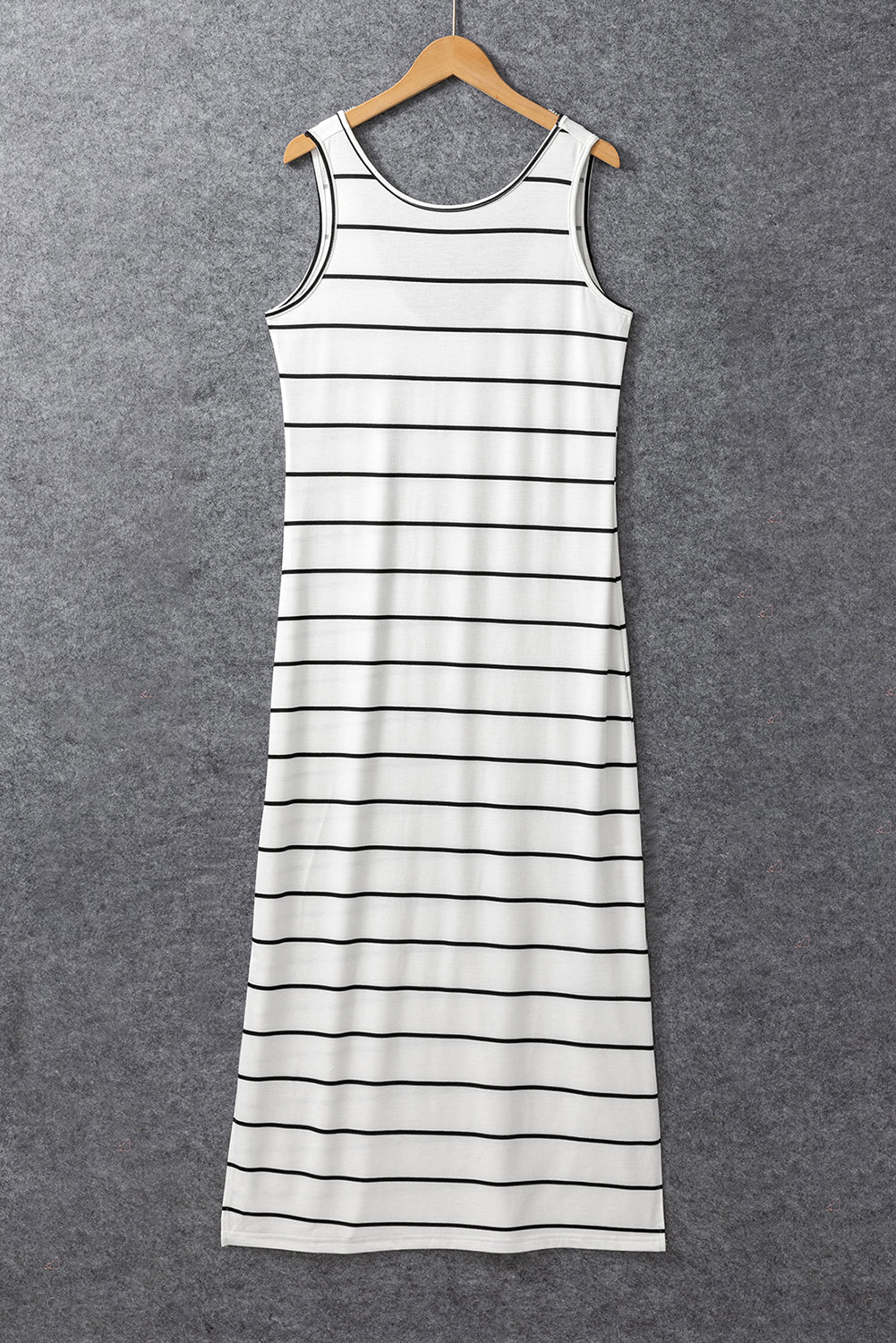 Robe longue sans manches à imprimé rayé et dos nu avec fentes