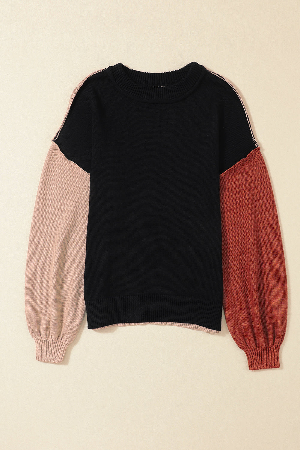 Pull à bordure côtelée et manches évêque color block