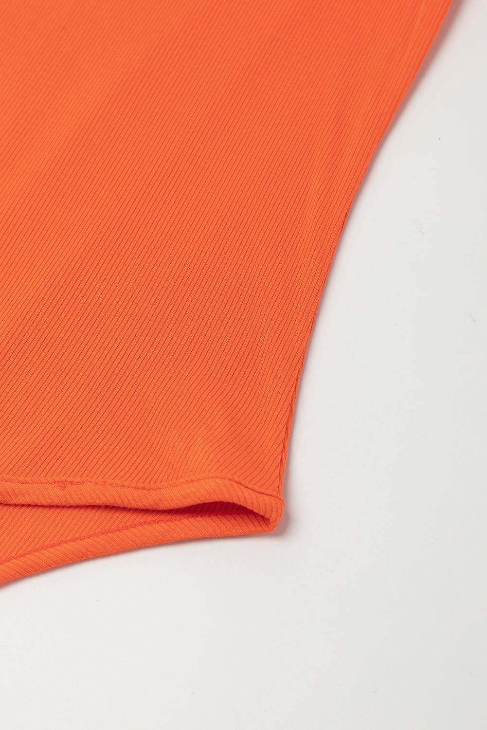 Body en tricot côtelé à manches volantées et à plusieurs niveaux