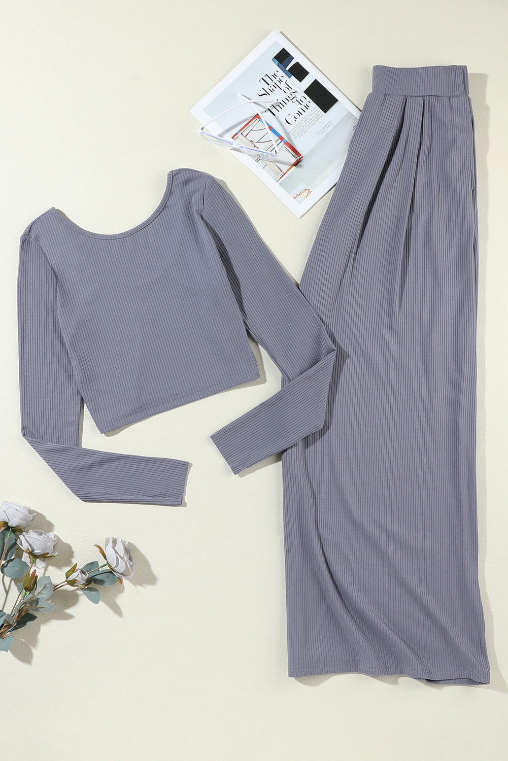 Ensemble haut court côtelé de couleur unie et pantalon long