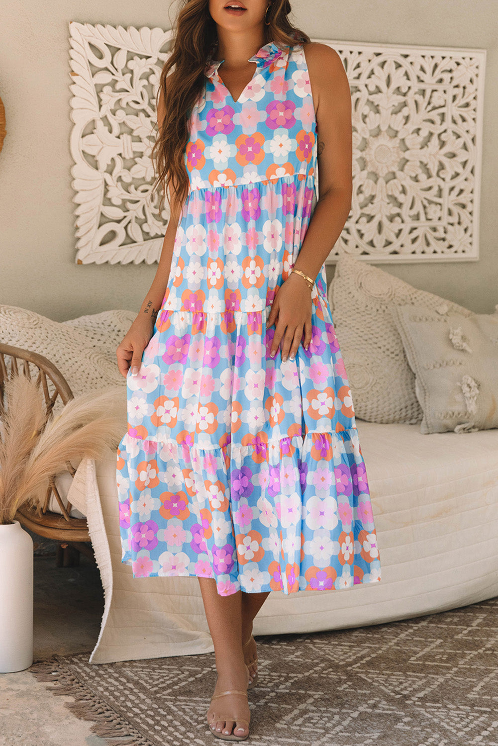 Robe longue a volants et imprimé floral, sans manches, a volants