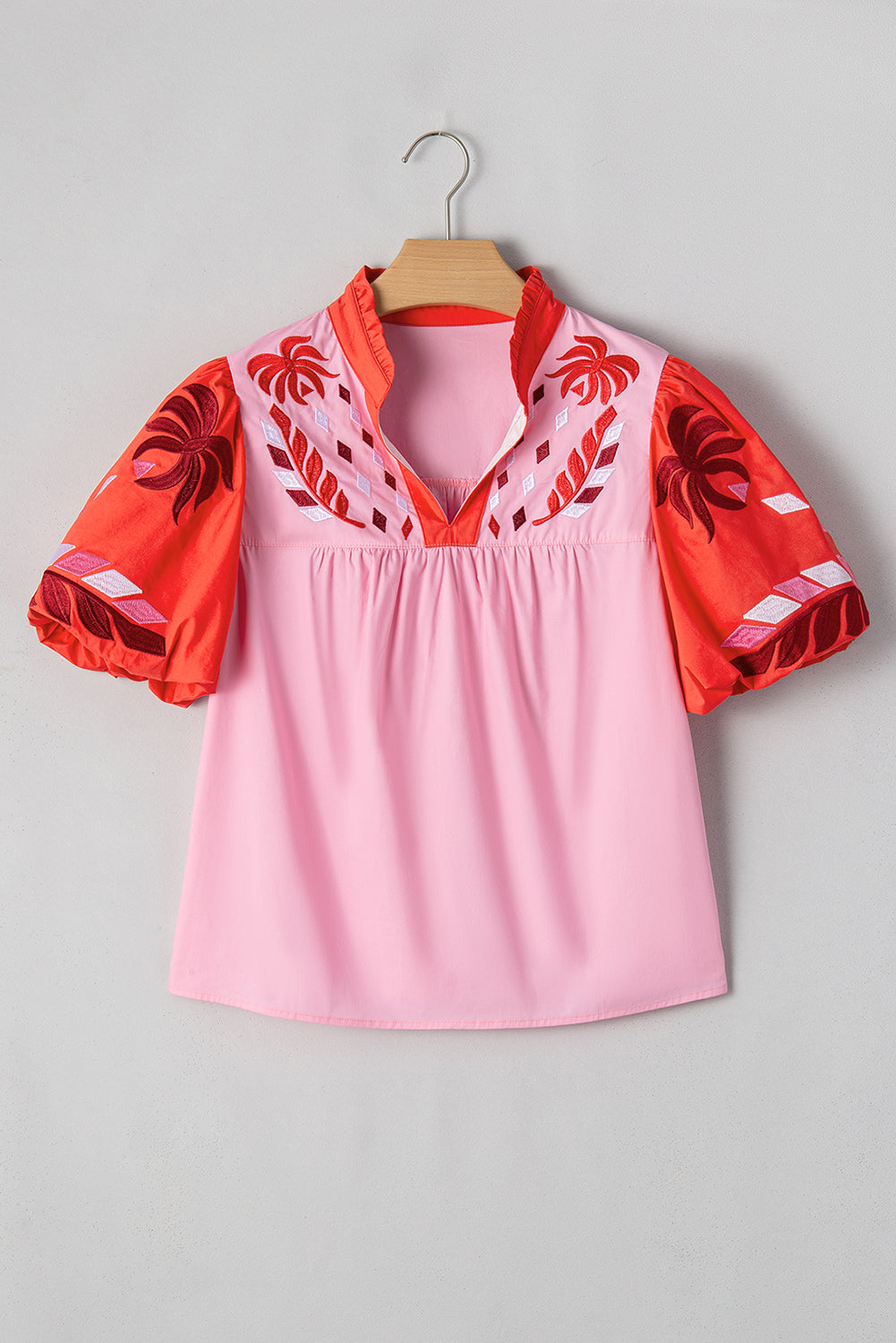 Chemisier babydoll à manches bouffantes et col en V brodé de fleurs