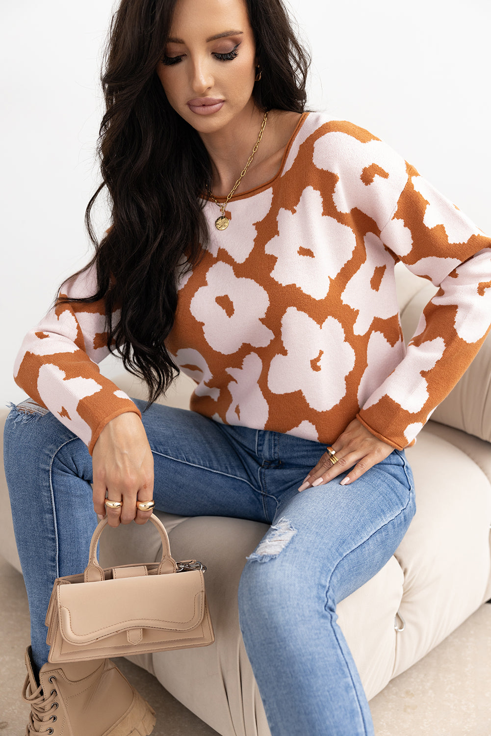 Pull ample a manches longues et col rond a motif floral