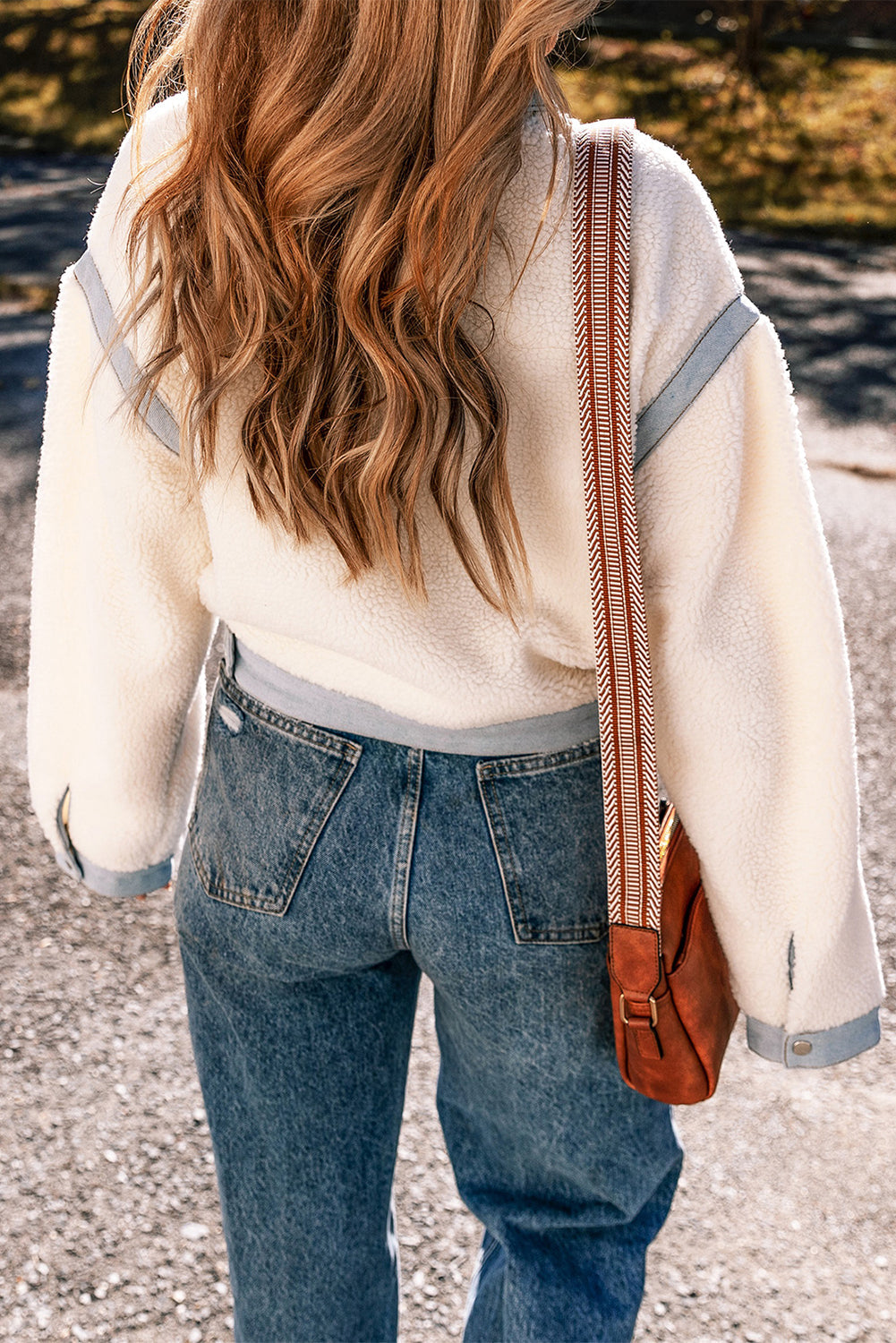 Veste Sherpa boutonnée a bordure contrastée