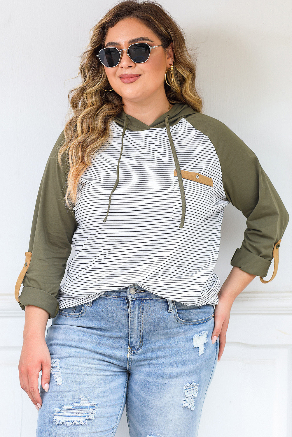 Sweat à Capuche Rayé à Manches Raglan et Poche Boutonnée de Grande Taille