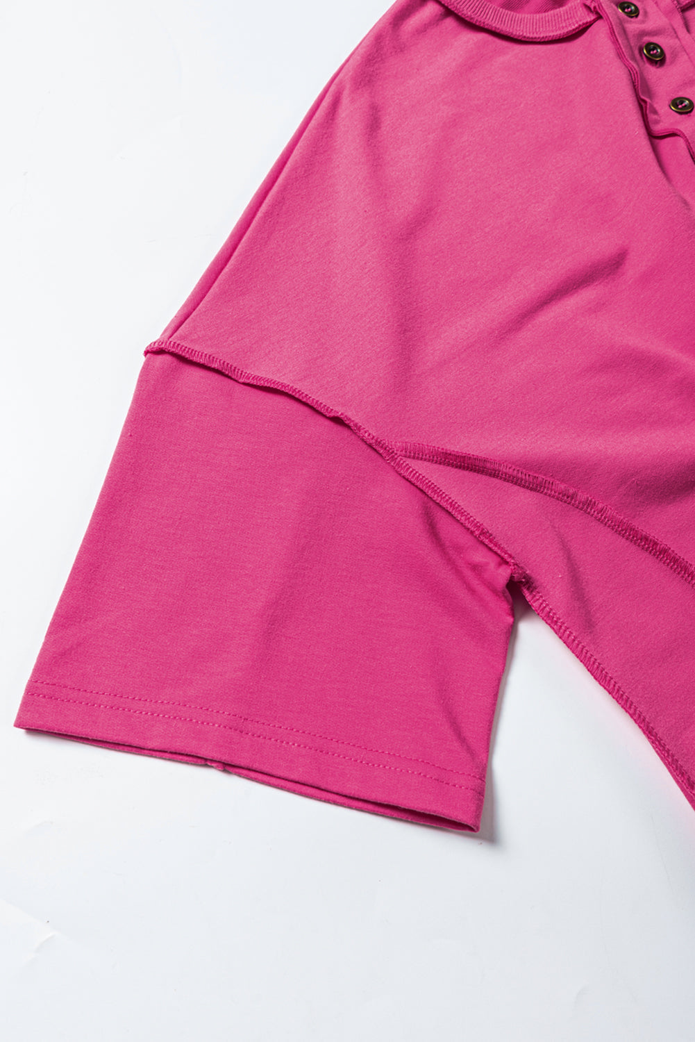 Haut tunique a manches larges et col boutonné avec coutures apparentes