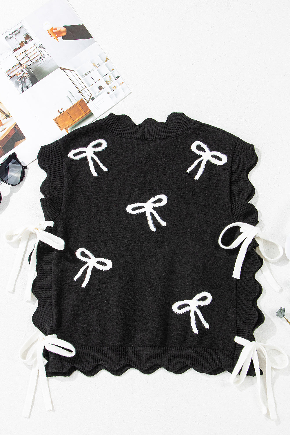 T-shirt à imprimé nœud et ourlet festonné