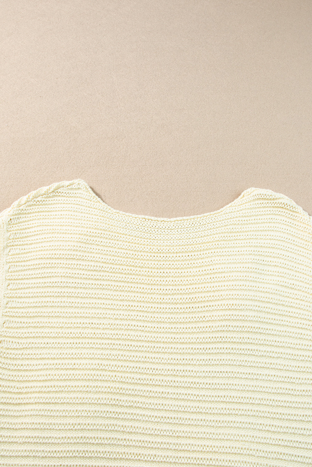 Haut tricoté a col rond en crochet fleuri