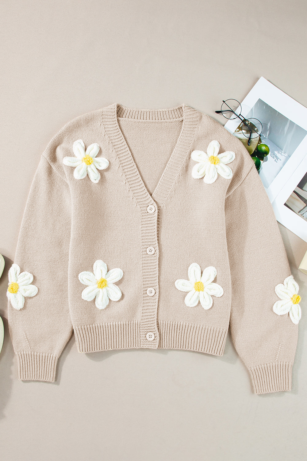 Cardigan élégant boutonné sur le devant a décor de fleurs