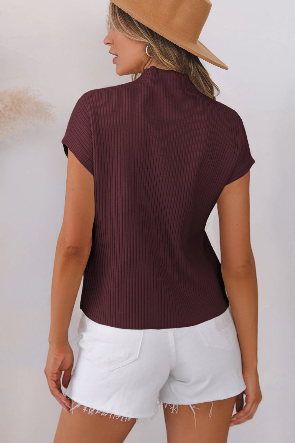 Pull a manches courtes en tricot côtelé avec poche plaquée
