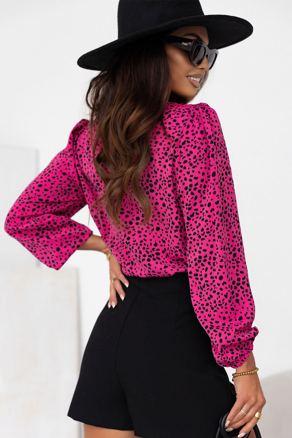 Blouse plissée imprimé léopard avec trou de serrure