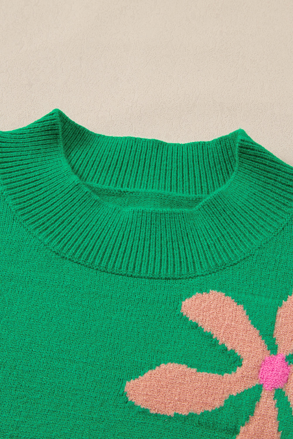 Pull fleuri a manches courtes et bulles