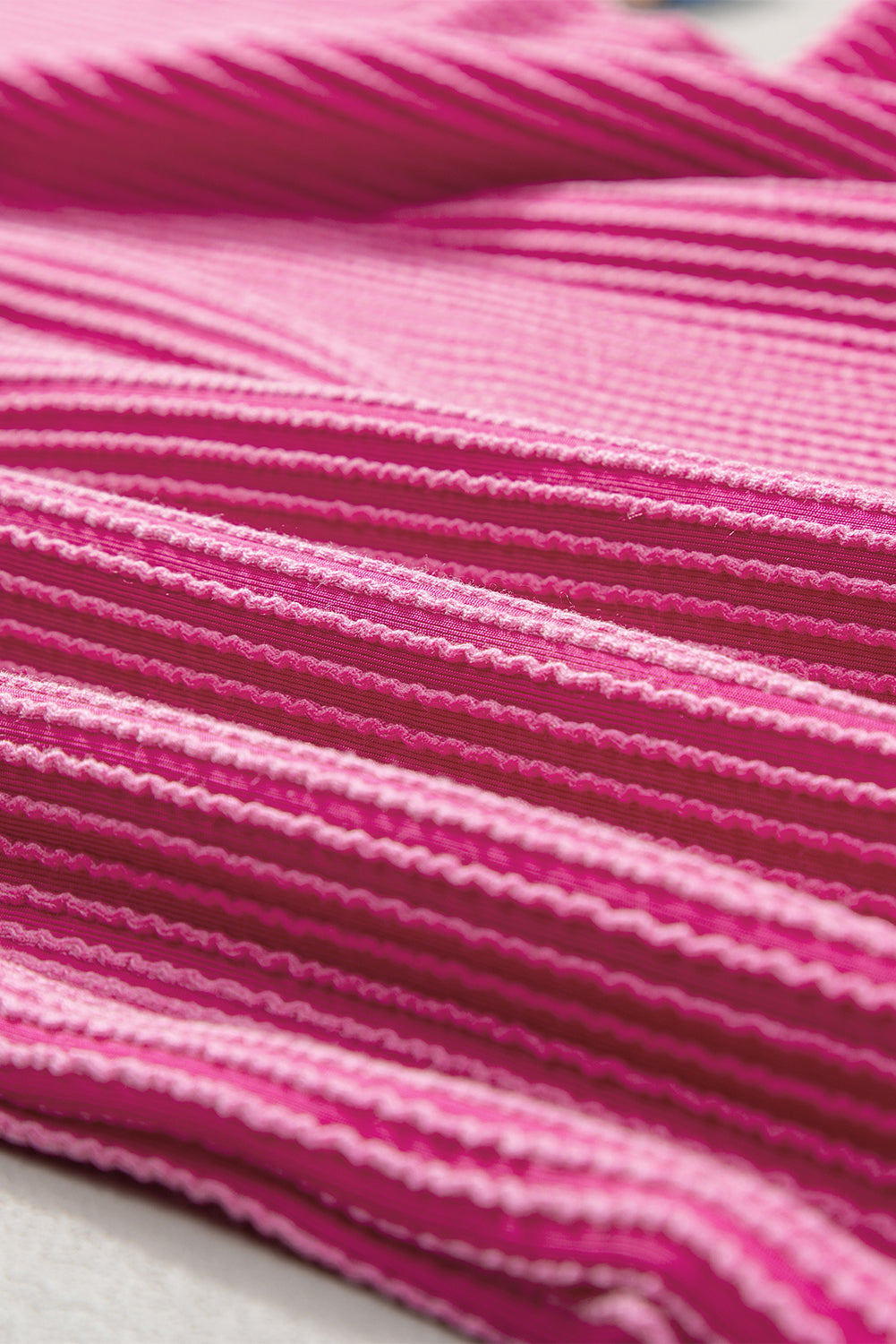 Robe t-shirt texturée avec poche plaquée et bords color block