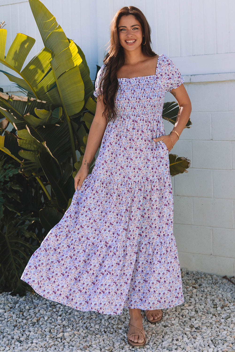 Robe longue fleurie à manches courtes bouffantes et taille haute froncée