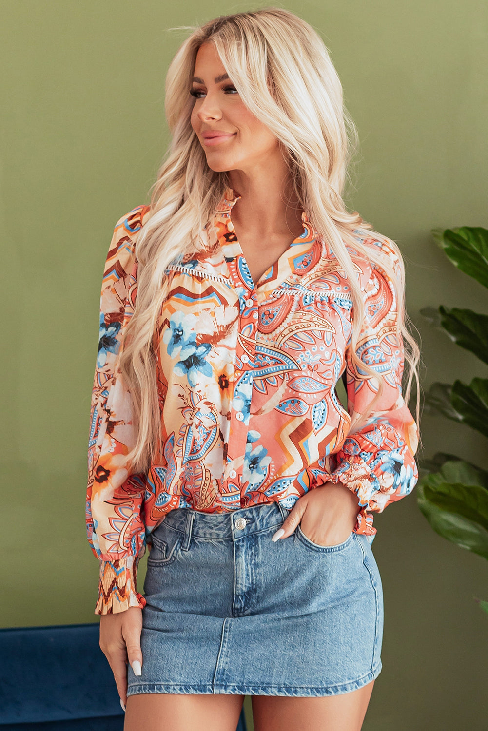 Chemise ample boutonnée a imprimé floral et poignets froncés