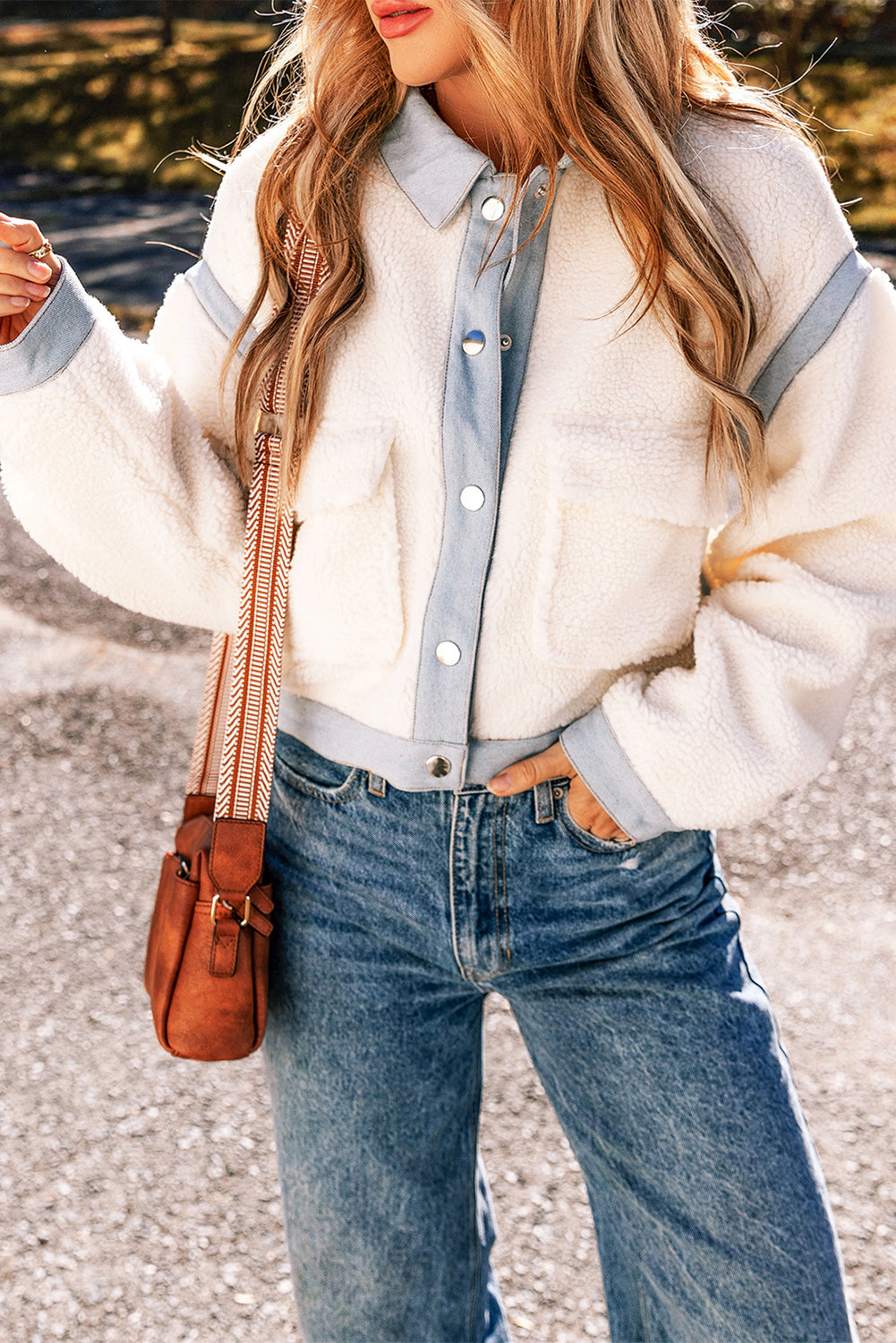 Veste Sherpa boutonnée a bordure contrastée