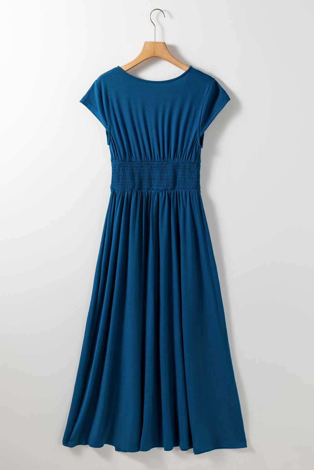 Robe longue froncée à manches courtes et taille haute à col en V