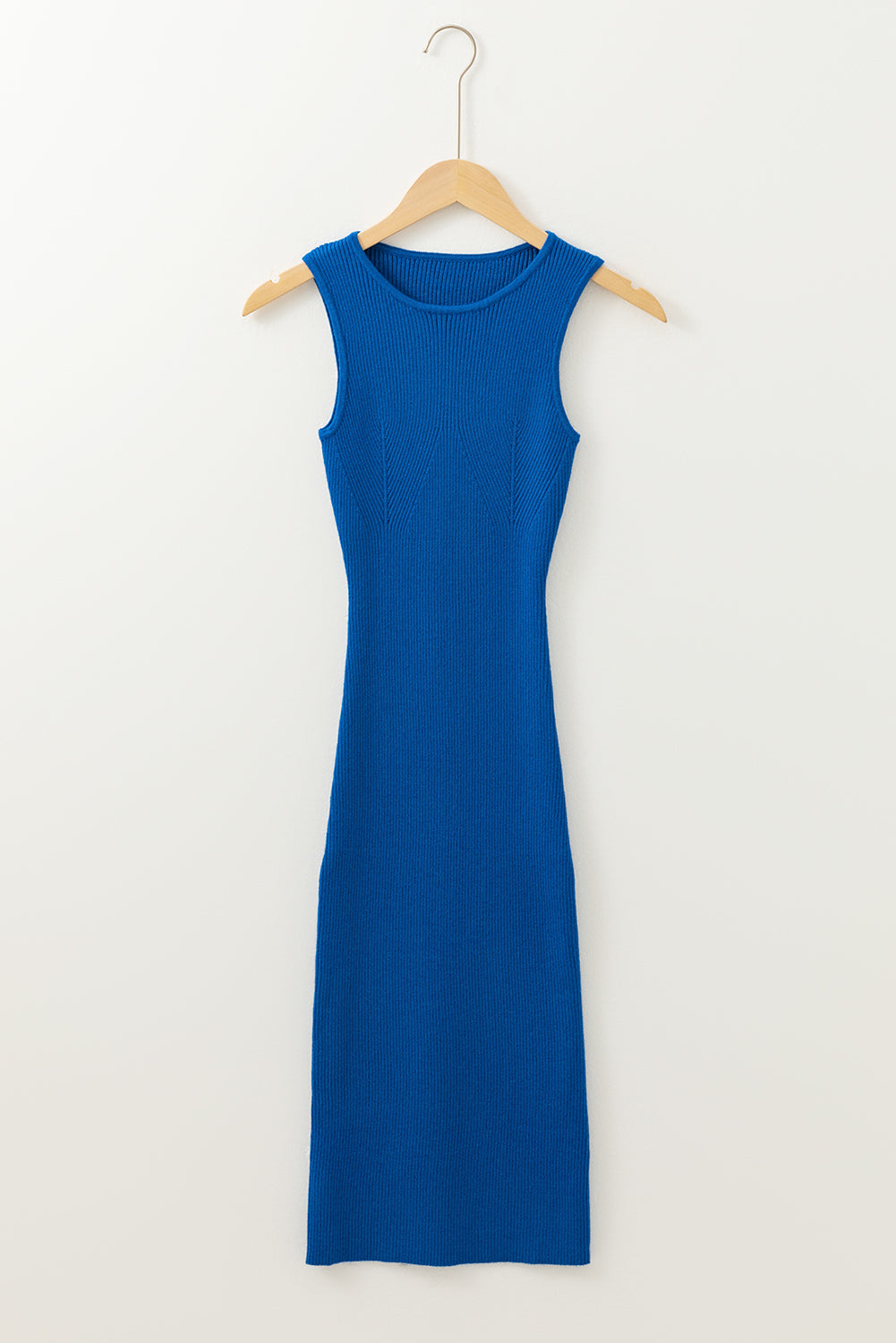 Robe pull mi-longue sans manches en tricot côtelé uni
