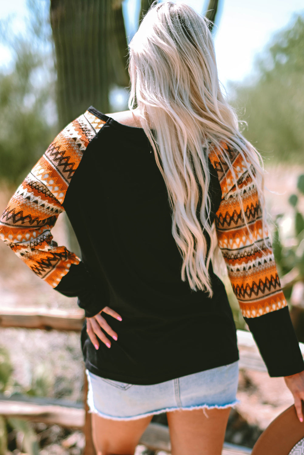 T-shirt a manches longues et patchwork raglan a imprimé géométrique