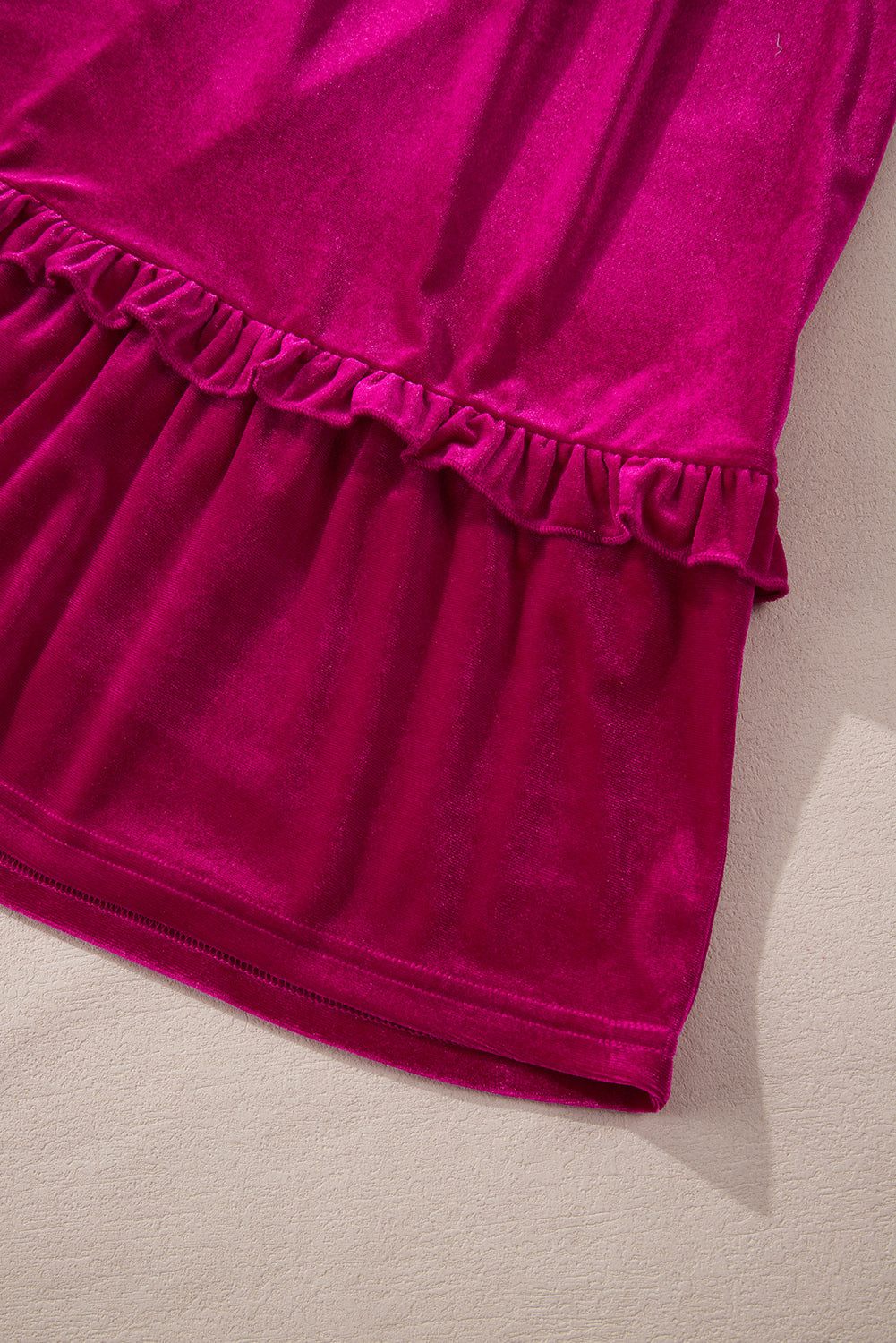 Robe longue froncée a col en V et a volants en velours de grande taille