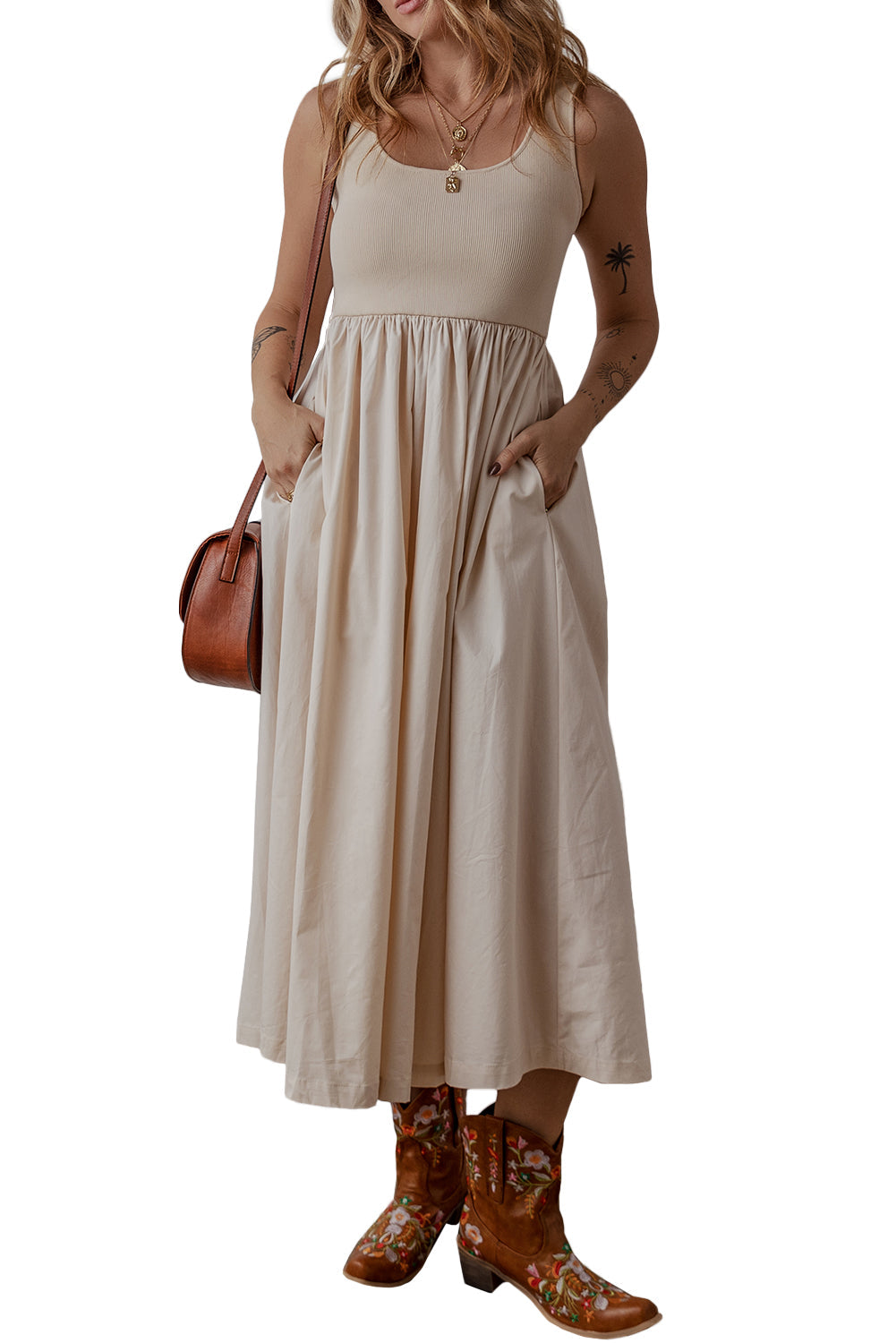 Robe longue plissée sans manches avec corsage côtelé et col rond