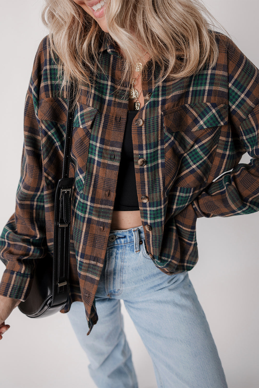 Veste chemise boutonnée à carreaux et poches poitrine
