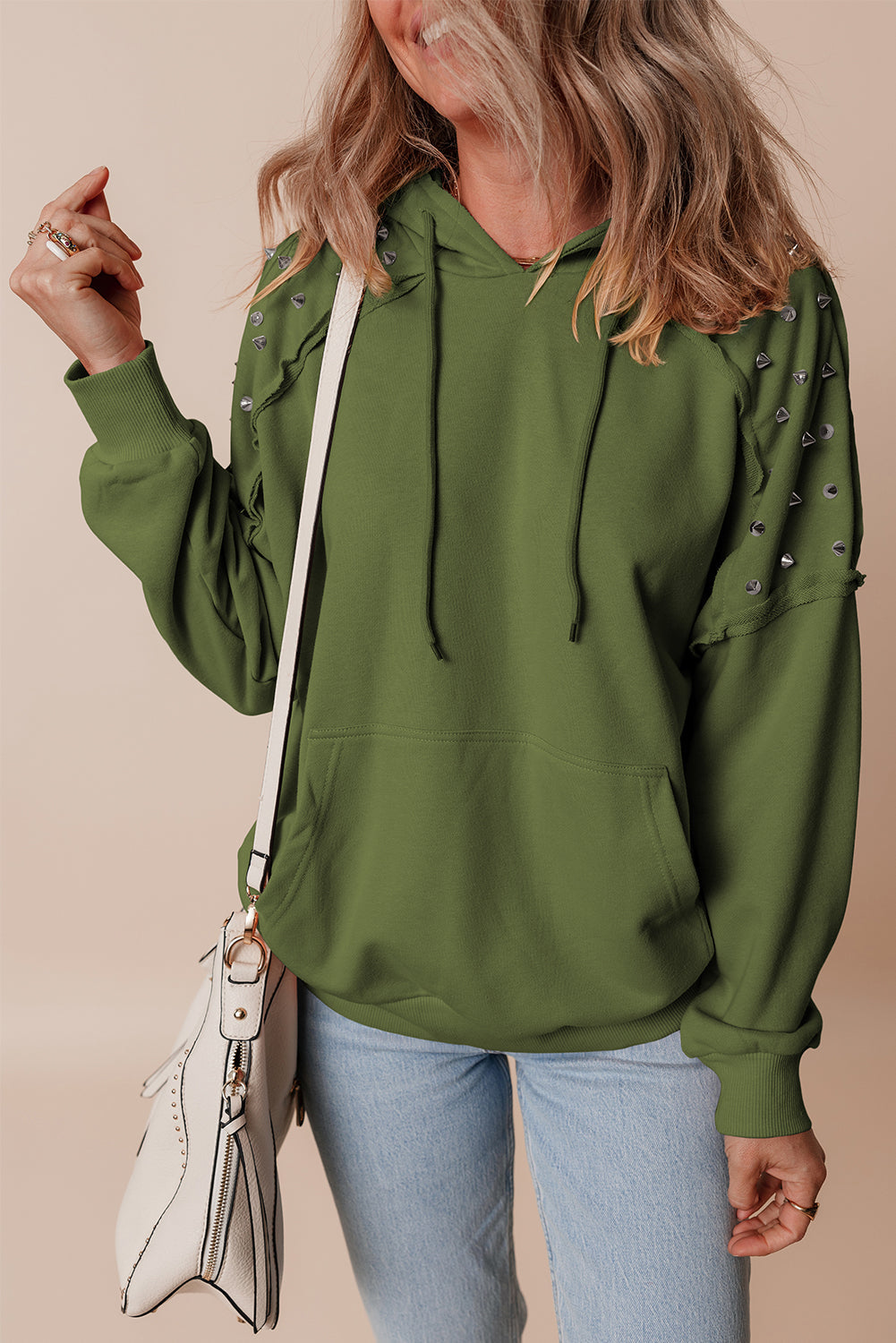 Sweat à capuche à manches raglan et rivets de couleur unie avec poche