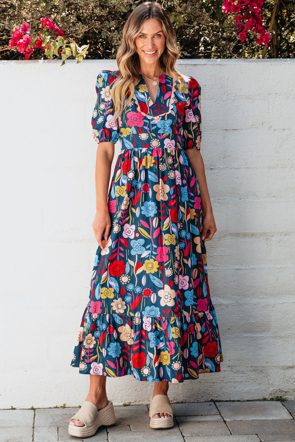 Robe longue rétro à imprimé floral et col fendu