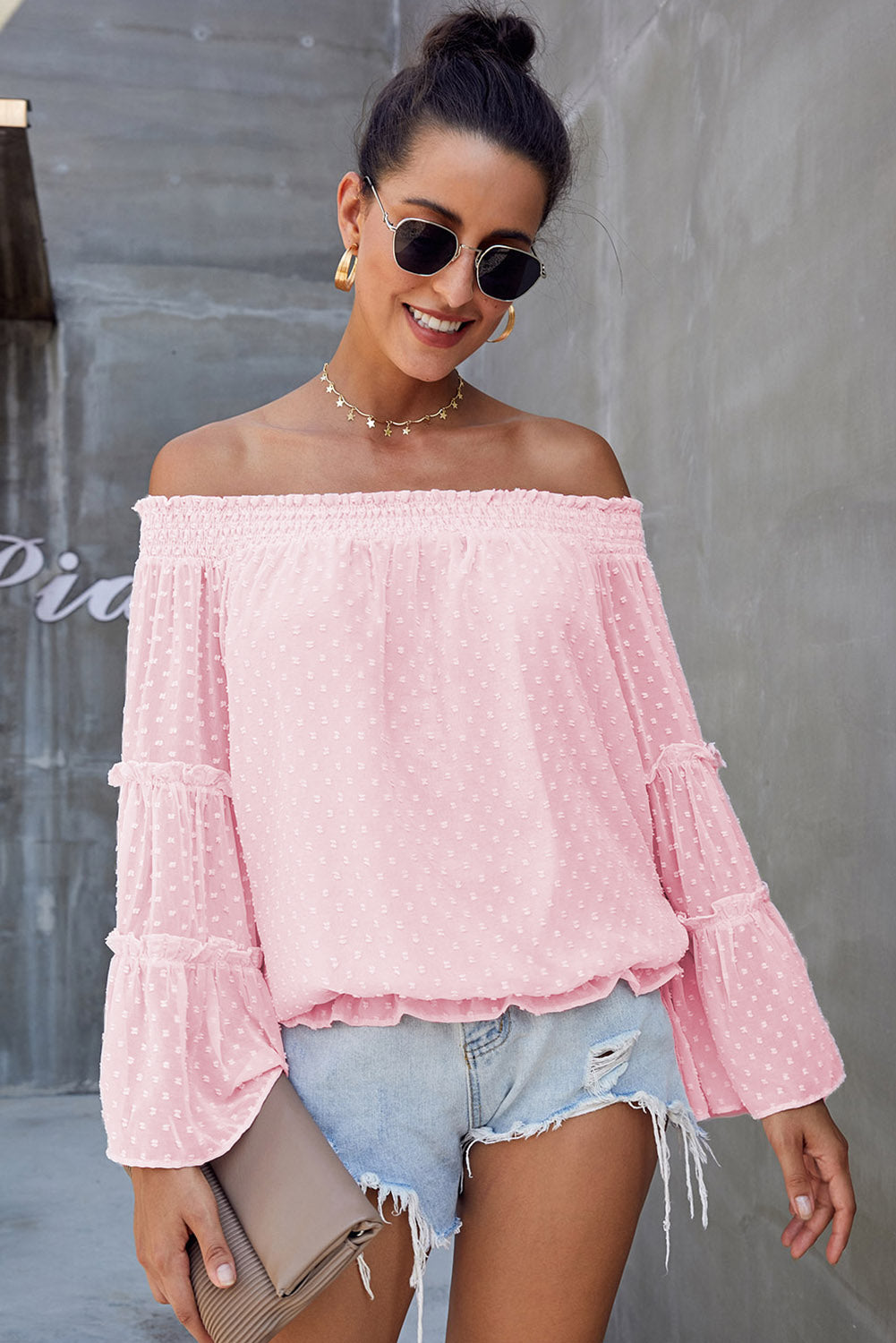 Blouse Chic a Pois Suisse Rose Manches Flare Epaule Denudee
